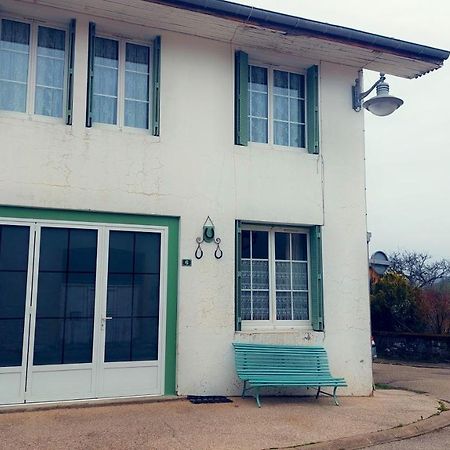 Maison Confortable Avec Vue Sur La Montagne A Charix Exterior foto